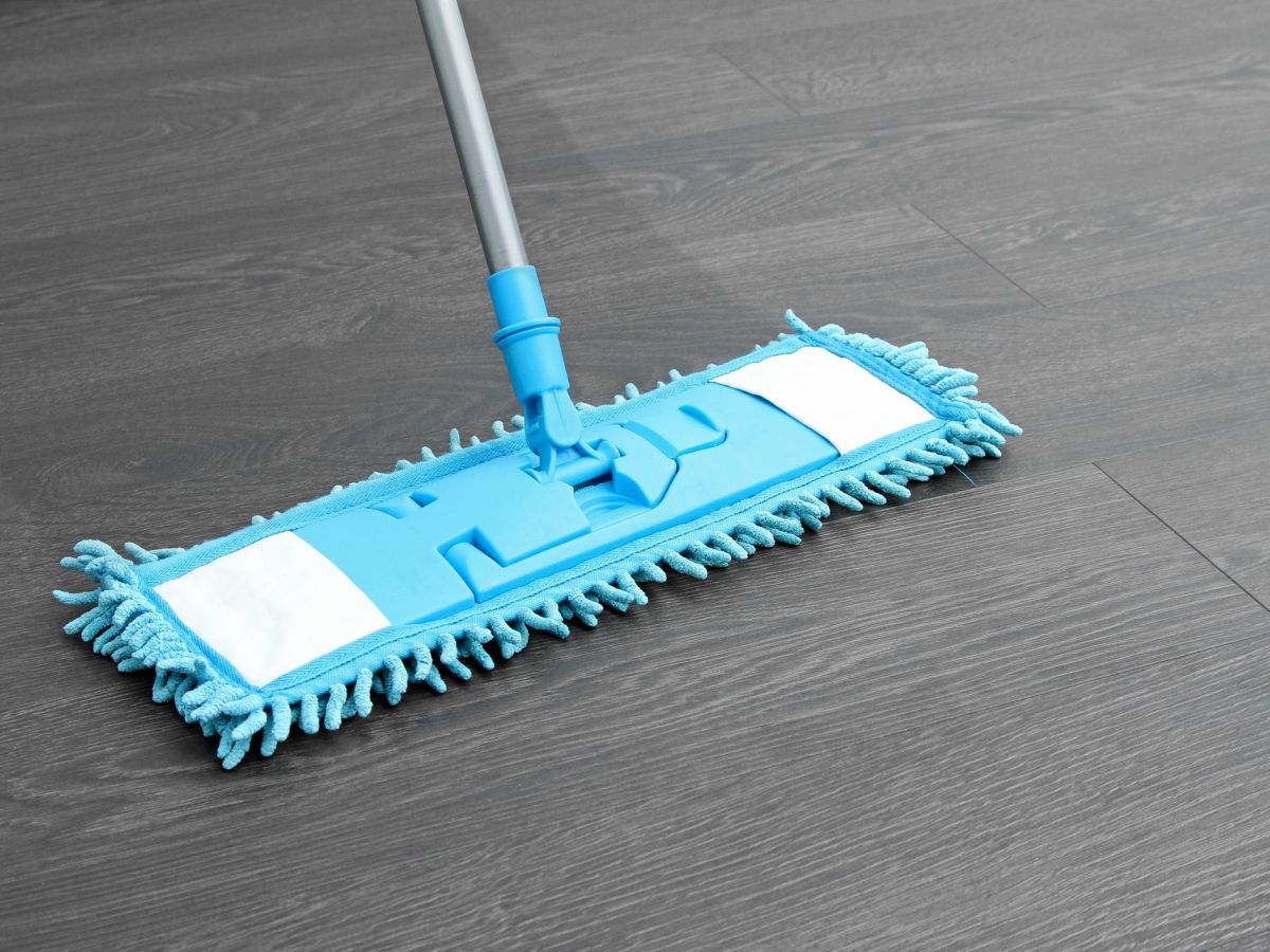 How to Shine and Clean Laminate&nbsp;Flooring